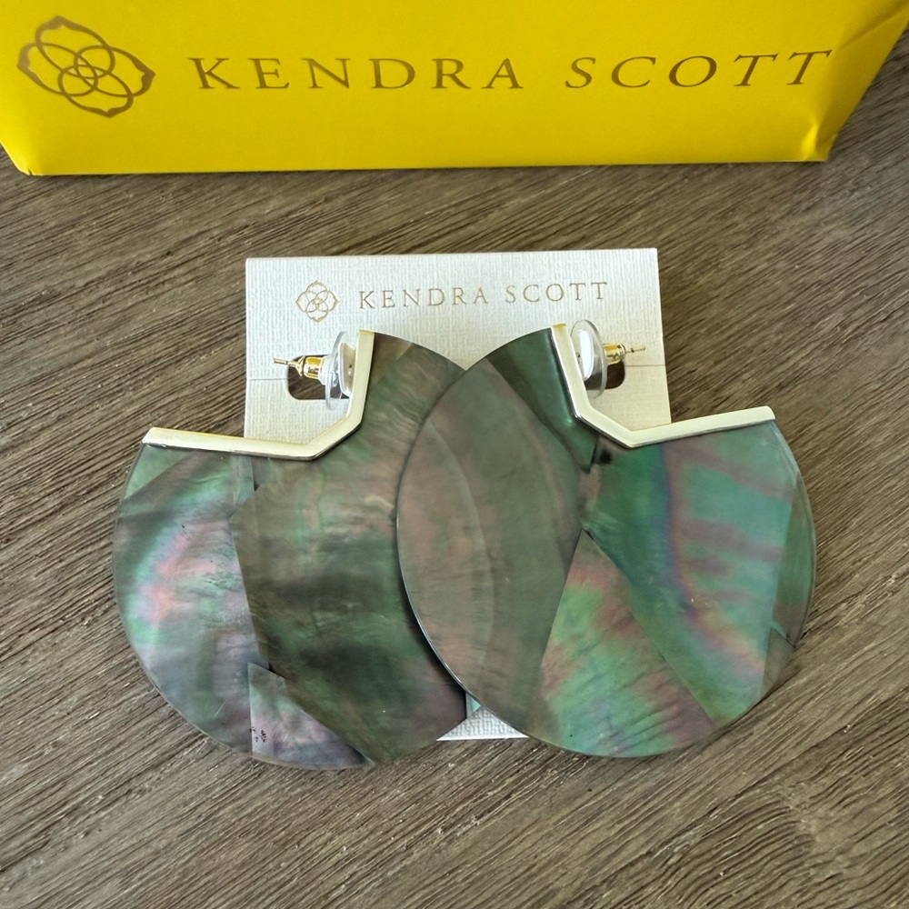 NWT Kendra Scott Kai Earrings
